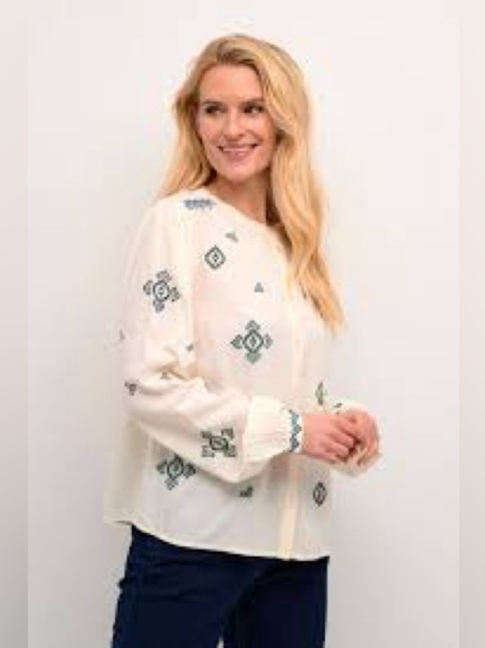 CREAM - ANTHROPOLOGIE, the Isabell embroidered shirt!